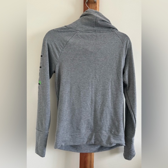 Beachbody Gray Women's Pullover Sweatshirt Cowl Neck Hooded Size L - Picture 4 of 7
